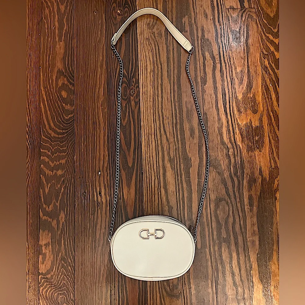 Small H&M cream colored purse - Picture 1 of 5